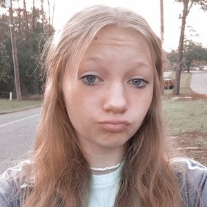 Meet your Posher, Ellysa